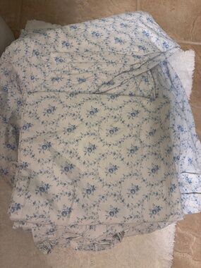 Laura Ashley sheet set